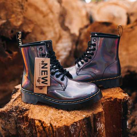 Dr martens rainbow discount 36